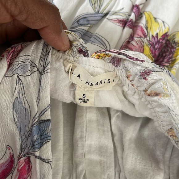 🏝️ >L.A. HEARTS> Small Shorts Romper. Great as a beach cover-up! - Picture 7 of 8